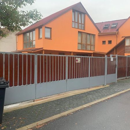 3 Apartments In 1 Location Praag Buitenkant foto