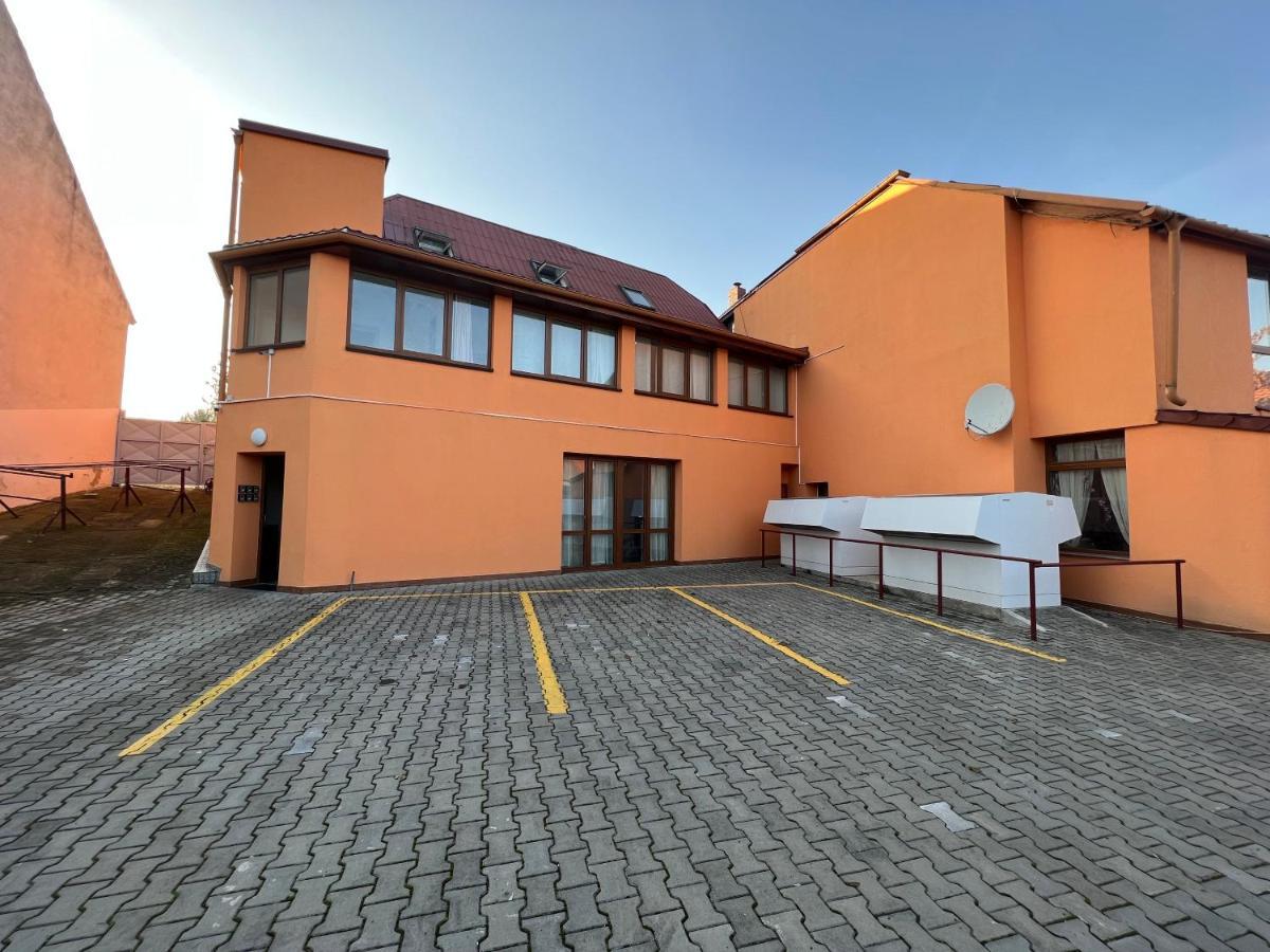 3 Apartments In 1 Location Praag Buitenkant foto